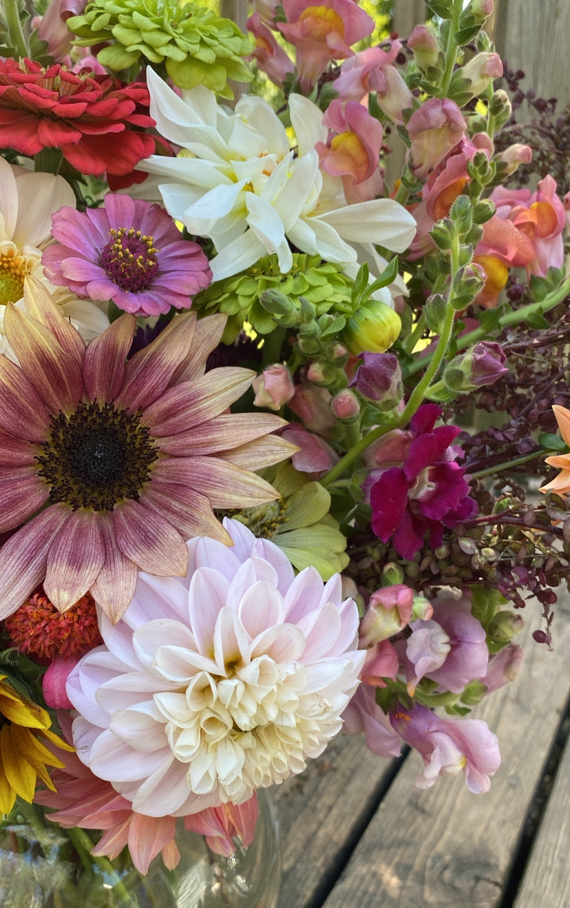 2024 Weekly Cut Flower Subscriptions (Local Pick Up/Delivery)